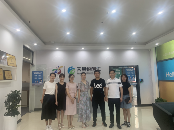客車(chē)自動(dòng)破窗裝置,遙控自動(dòng)破玻器,破窗器,南冠破玻器